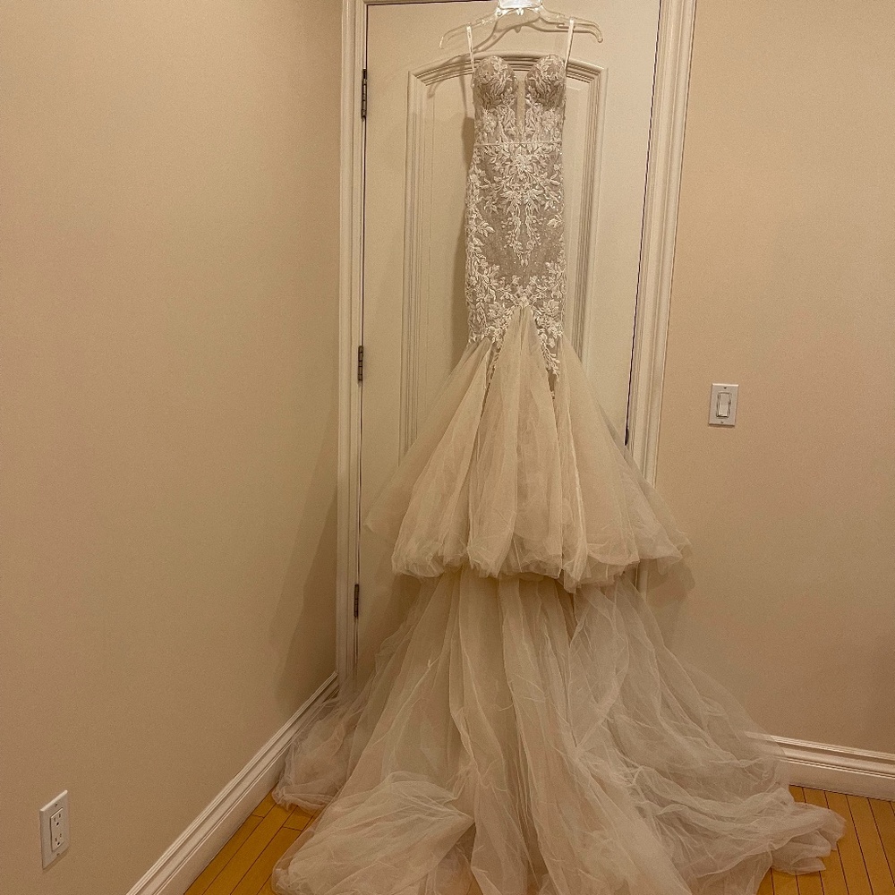 Berta Privee Wedding Dress, Ivory, Size 36 (Altered)